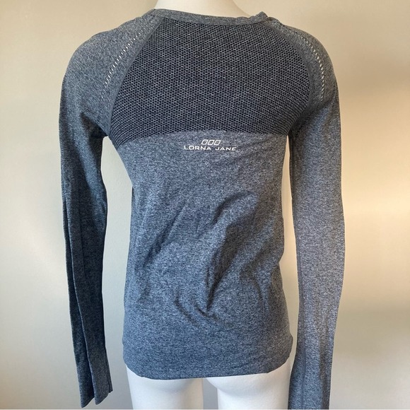 Lorna Jane | Charcoal Heather Rhythmic Seamless Raglan Top - Picture 6 of 7